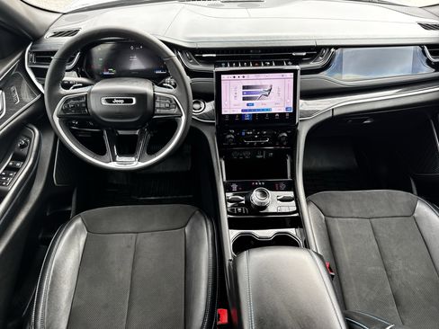 Used 2022 Jeep Grand Cherokee Trailhawk image 13