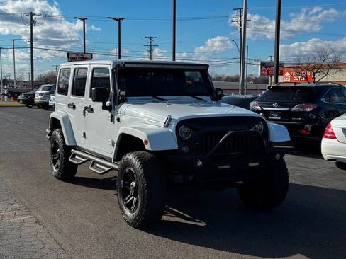 Used 2015 Jeep Wrangler Unlimited Sahara w/ Connectivity Group image 3