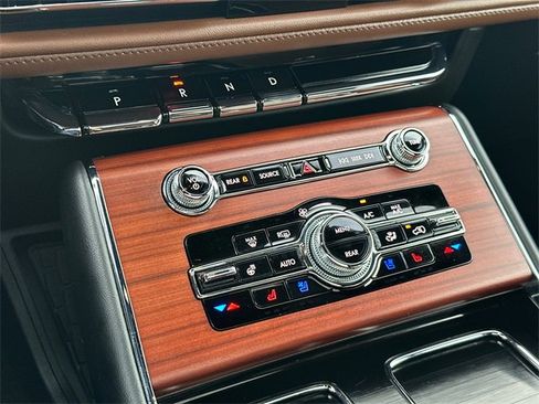 Used 2022 Lincoln Aviator Reserve w/ Equipment Group 201A image 31