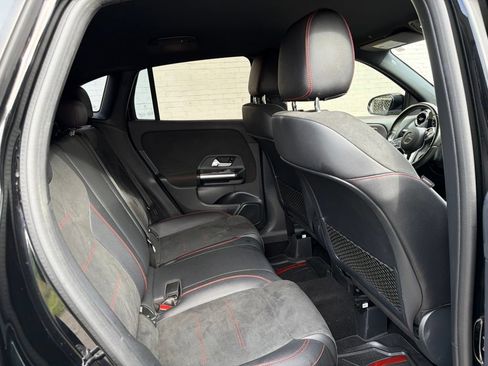 Used 2021 Mercedes-Benz GLA 250 4MATIC image 10