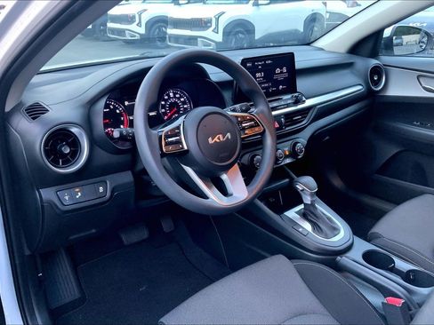 Used 2023 Kia Forte LXS w/ LXS Technology Package FWD image 15