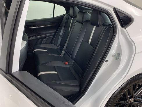 Used 2025 Toyota Camry SE image 31