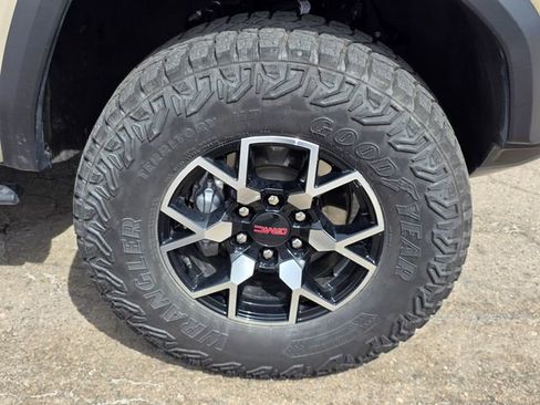 Used 2024 GMC Canyon AT4X AWD/4WD image 6