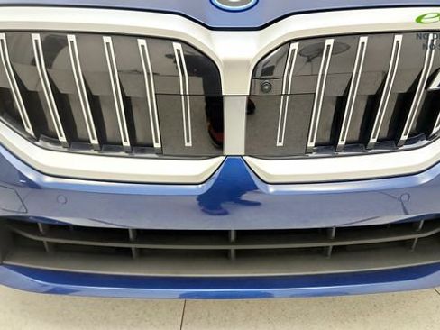 Used 2025 BMW i5 eDrive40i RWD image 23