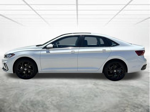 New 2026 Volkswagen Jetta SE FWD image 2