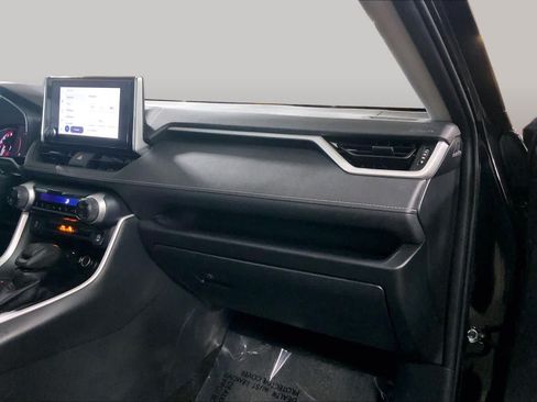 Used 2024 Toyota RAV4 XLE AWD/4WD image 19