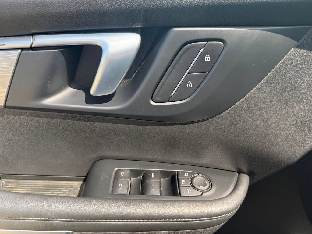 Used 2025 Buick Enclave Preferred w/ LPO, Floor Liner Package FWD image 26