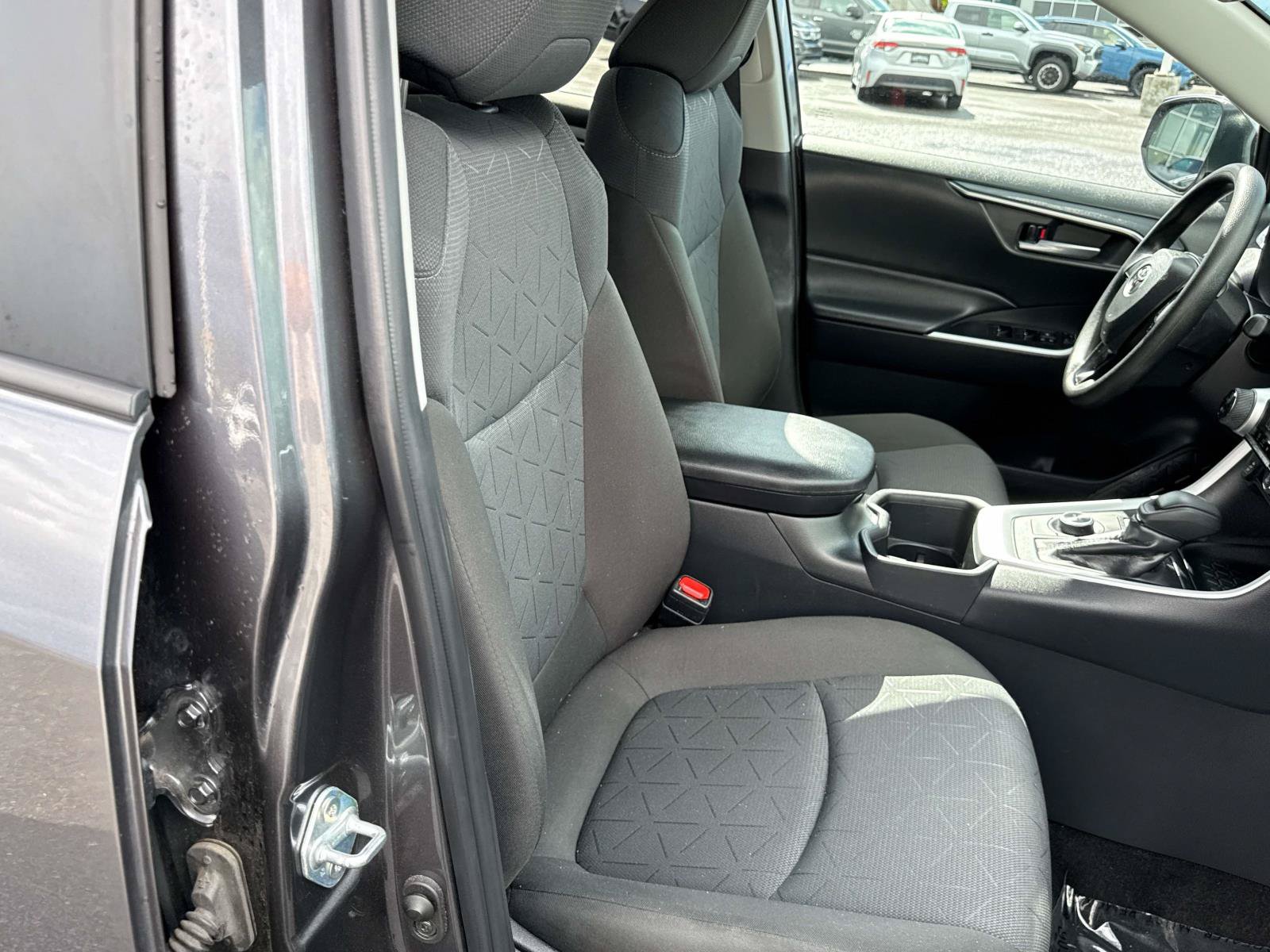 Used 2025 Toyota RAV4 XLE AWD/4WD image 18