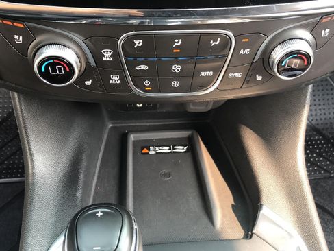 Certified 2018 Chevrolet Traverse Premier w/ LPO, Floor Liner Package AWD/4WD image 43