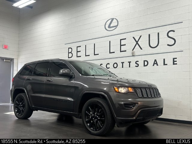 Used 2019 Jeep Grand Cherokee Altitude AWD/4WD image 2