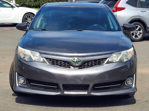 Used 2014 Toyota Camry SE FWD image 2