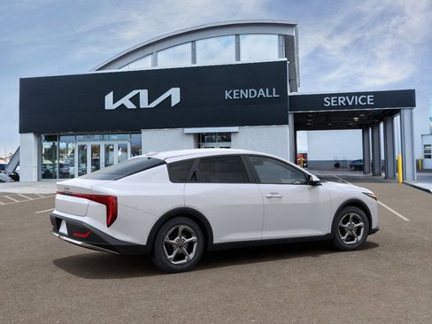 New 2026 Kia K4 LXS FWD image 6