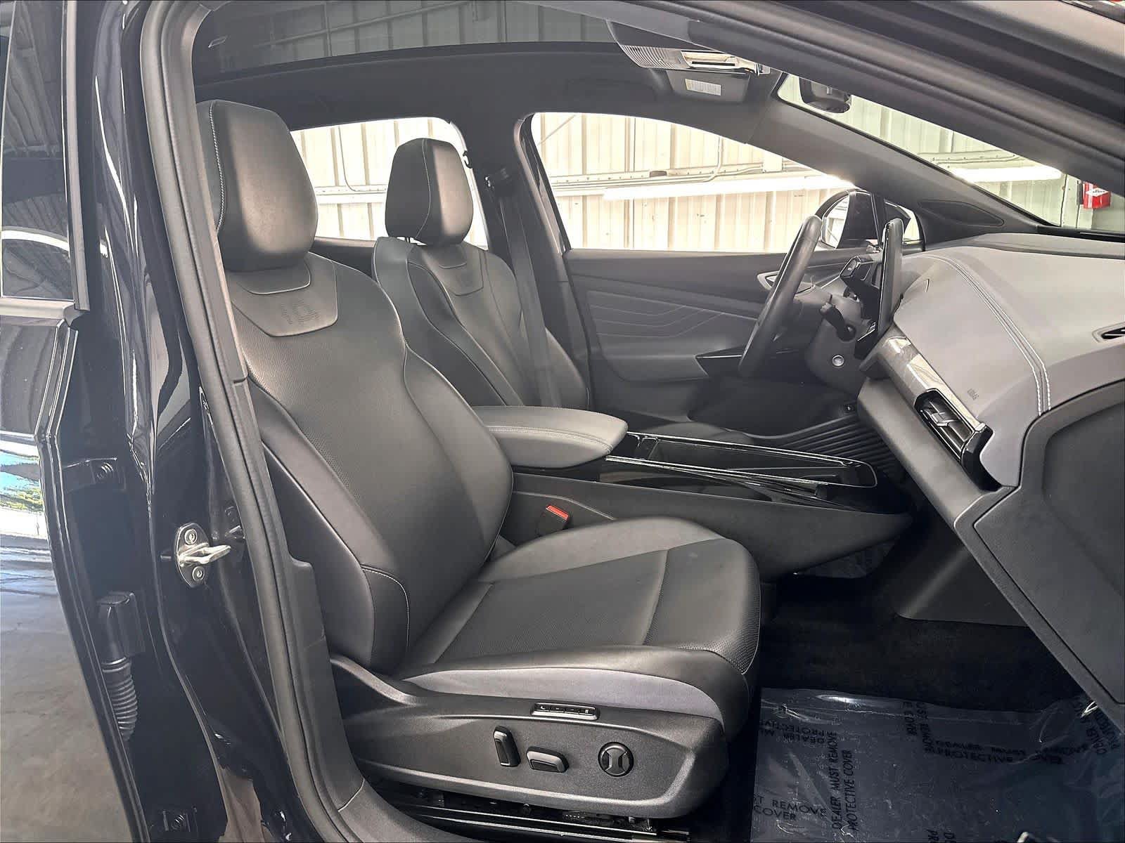 Used 2023 Volkswagen ID.4 Pro S AWD/4WD image 32