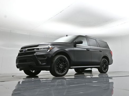 Used 2023 Ford Expedition XLT image 49