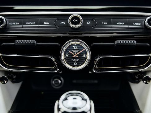 Used 2025 Bentley Flying Spur Plug-In Hybrid image 78