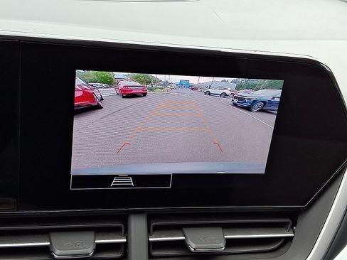 Used 2024 Chevrolet Trax RS FWD image 17