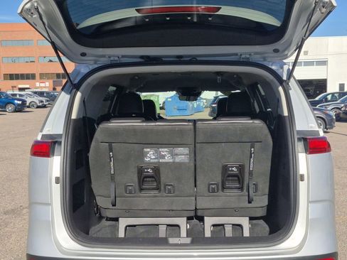 Certified 2023 Kia Carnival LX image 17