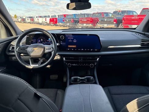 Used 2025 Chevrolet Traverse LT image 20