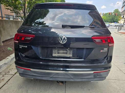 Used 2018 Volkswagen Tiguan SE w/ Panoramic Sunroof Package AWD/4WD image 6