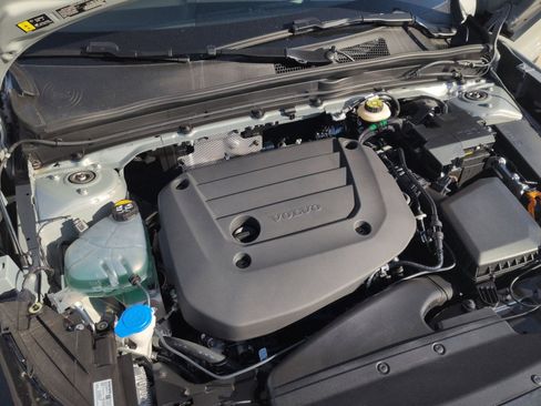 New 2026 Volvo XC40 B5 Plus w/ Protection Package Premier image 28