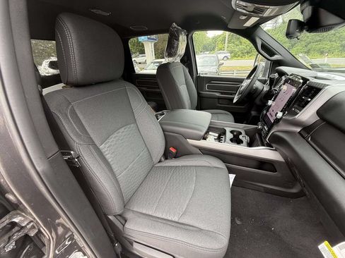 New 2026 RAM 2500 Big Horn AWD/4WD image 9