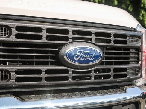 New 2025 Ford F250 XL w/ XL Chrome Package image 5