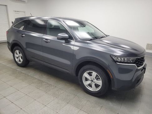 Used 2022 Kia Sorento LX AWD/4WD image 11