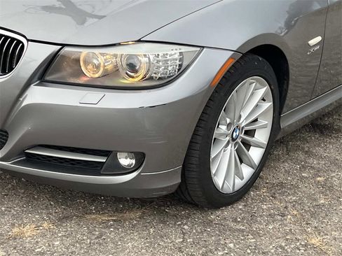 Used 2010 BMW 335i xDrive Sedan image 8