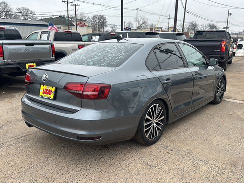 Used 2016 Volkswagen Jetta Sport image 5