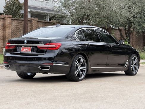 Used 2019 BMW 750i image 15