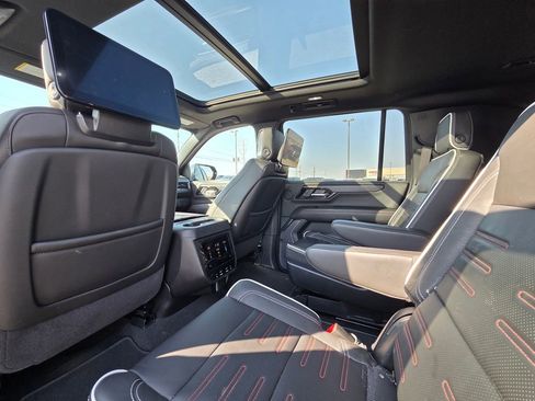 Used 2025 GMC Yukon XL AT4 Ultimate image 28