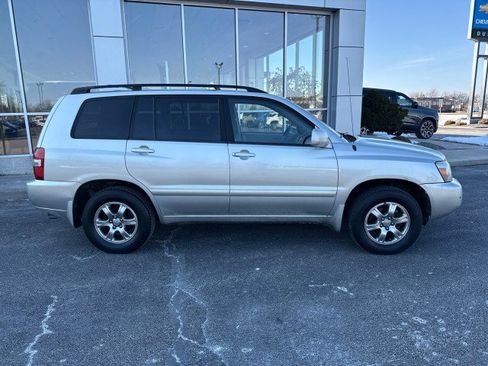 Used 2004 Toyota Highlander 4WD V6 image 2