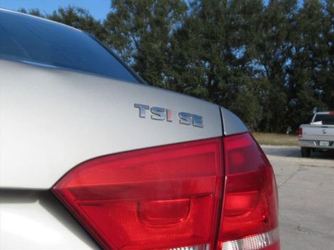 Used 2014 Volkswagen Passat 1.8T SE image 9