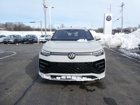 New 2026 Volkswagen Tiguan SEL R-Line image 7