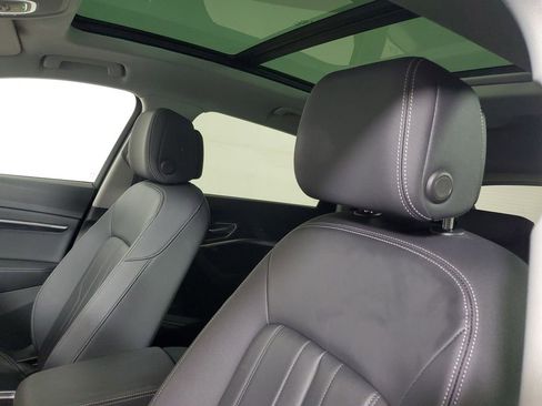 Used 2022 Audi e-tron Premium image 23