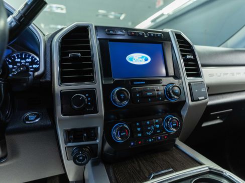 Used 2020 Ford F450 Lariat w/ Lariat Ultimate Package AWD/4WD image 9