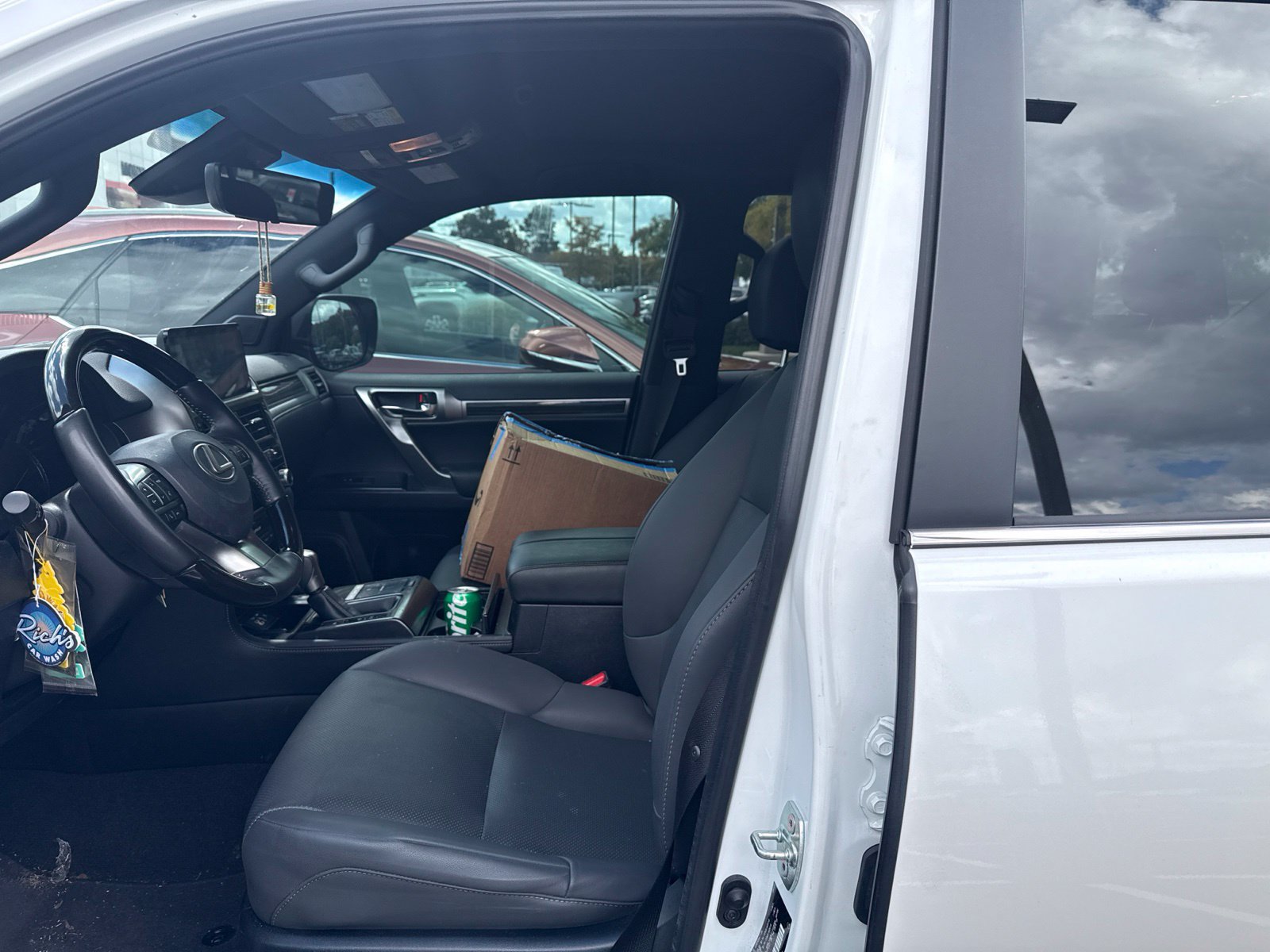 Used 2023 Lexus GX 460 Premium AWD/4WD image 2
