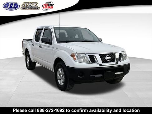Used 2011 Nissan Frontier SV image 1