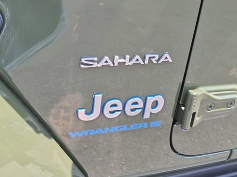 Used 2024 Jeep Wrangler Unlimited Sahara w/ Technology Group AWD/4WD image 33