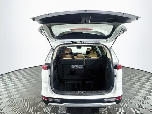 Used 2023 Kia Carnival LX FWD image 27