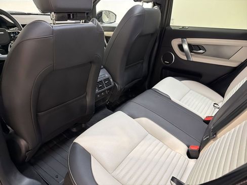 Used 2025 Land Rover Discovery Sport Dynamic SE image 21