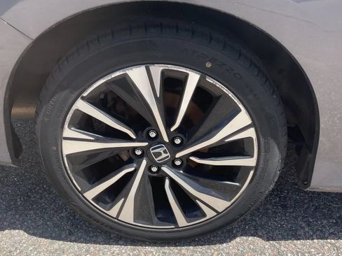 Used 2017 Honda Accord EX-L image 19