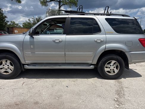 Used 2001 Toyota Sequoia Limited AWD/4WD image 3