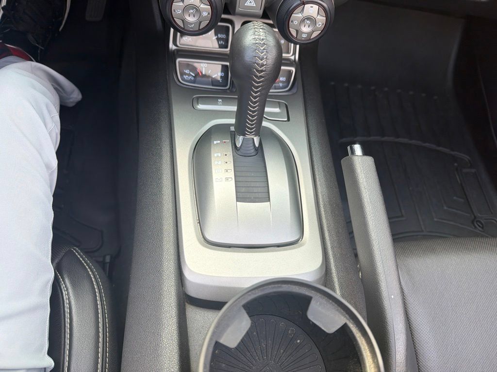 Used 2015 Chevrolet Camaro LT RWD image 7