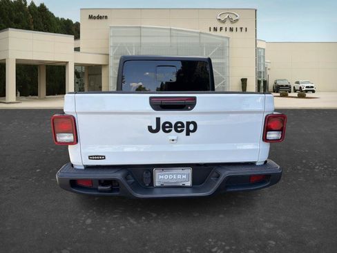Used 2023 Jeep Gladiator Sport AWD/4WD image 21