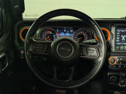 Used 2021 Jeep Gladiator Sport image 16