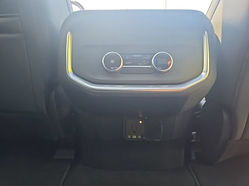 Used 2025 Ford Expedition Active AWD/4WD image 43