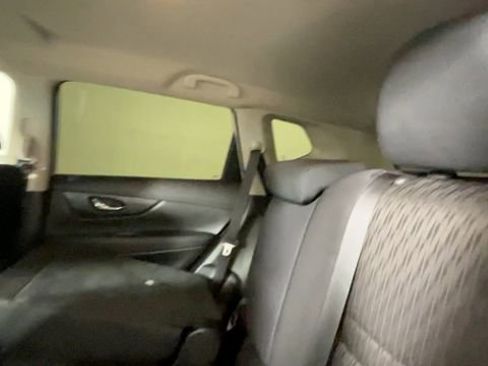 Used 2020 Nissan Rogue S FWD image 17