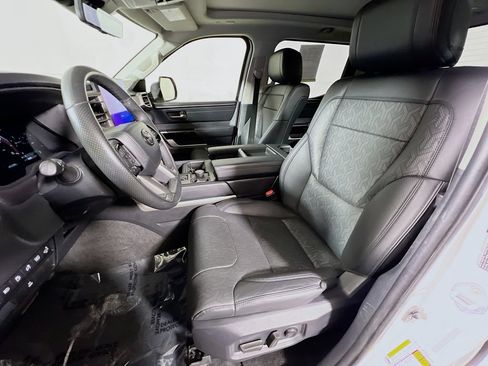 Used 2023 Toyota Tundra Limited AWD/4WD image 18
