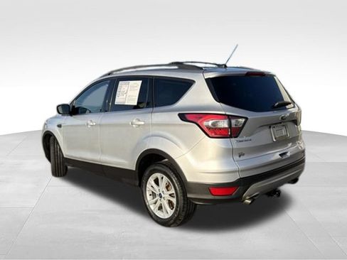 Used 2018 Ford Escape SE w/ Ford Safe & Smart Package FWD image 3